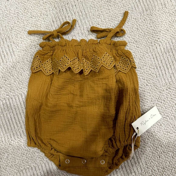 Rylee and cru romper - Picture 1 of 3